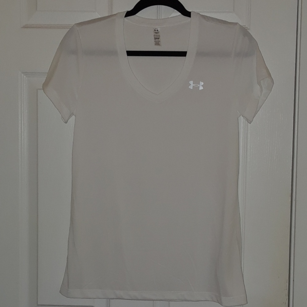 Under Armour T-shirt  *NWOT*